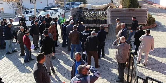 Antalya Büyükşehir Belediyesi kar marjı yüksek su ihtiyacı düşük ürünleri çiftçiyle buluşturuyor