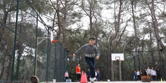 Antalyalı öğrenciler sömestirin tadını çıkarıyor haberi