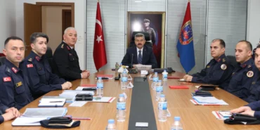 Artvin Valisi Ergün, Jandarma Komutanlığından brifing aldı haberi