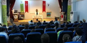 Bakırköy Belediyesi Tıp Merkezi doktorları sağlıklı nesiller için eğitim veriyor haberi