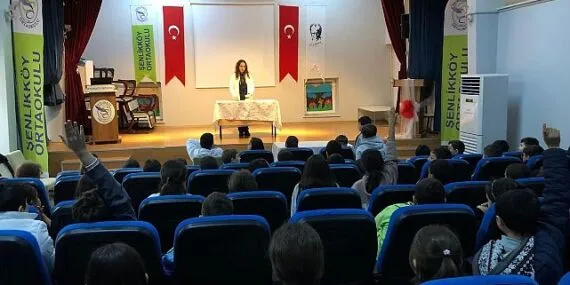 Bakırköy Belediyesi Tıp Merkezi doktorları sağlıklı nesiller için eğitim veriyor haberi