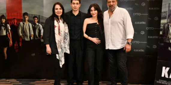 Basın toplantısında endişeli dakikalar… Genç oyuncuya sıra dışı sürpriz! haberi