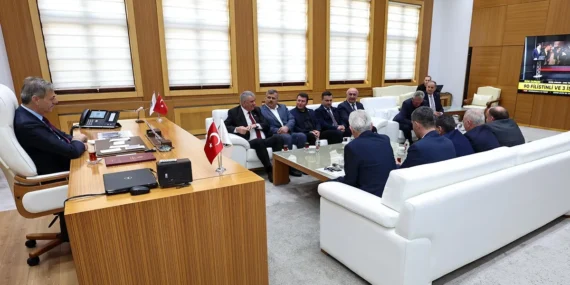 Başkan Alemdar, Federasyon Başkanı Erdem ve yönetimini konuk etti haberi