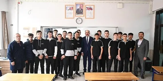 Başkan Altay: “Üniversiteye Hazırlanan Öğrencilerimize Nakdi Desteğin İlk Ödemesini Yaptık” haberi