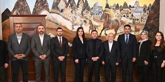 Başkan Arı, Hak-İş Genel Başkanı Mahmut Arslan’ı Ağırladı haberi