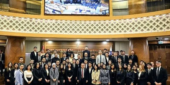 Başkan Böcek'ten gençlere müjde haberi