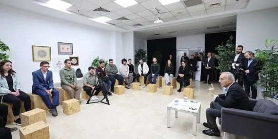 Başkan Çebi Gençlere Kulak Verdi: Sorular, Öneriler, Projeler Konuşuldu haberi