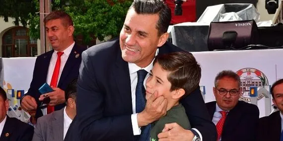 Başkan Ferdi Zeyrek’ten Yarıyıl Tatili Mesajı haberi