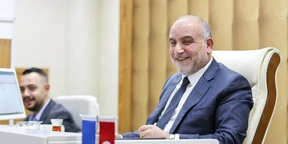 Başkan İbrahim Sandıkçı: "2025 yılında da yeni eser ve hizmetleri ilçemize kazandırmaya devam edeceğiz" haberi