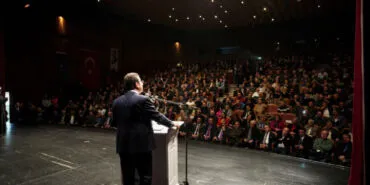 Başkan İmamoğlu Küçükçekmece'de STK'larla buluştu haberi