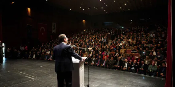 Başkan İmamoğlu Küçükçekmece'de STK'larla buluştu haberi