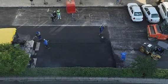 Başkan Tugay söz verdi, 2025 yılı asfalt seferberliğiyle başladı haberi