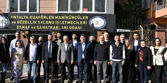 Başkan Uysal Antalya'da esnafla buluştu haberi