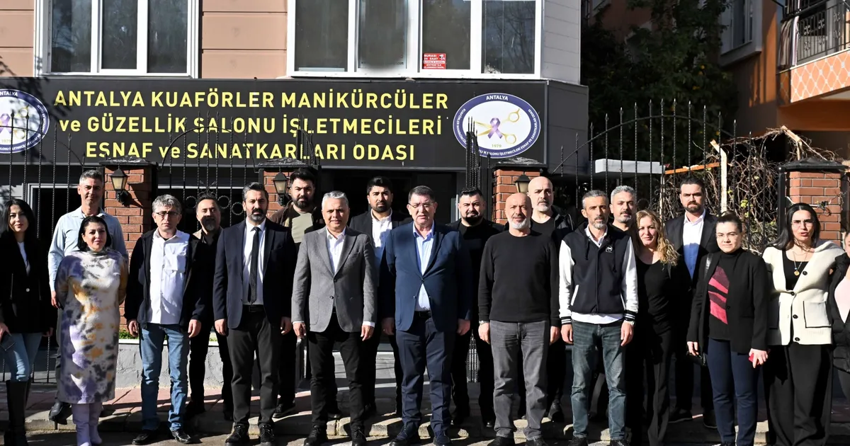Başkan Uysal Antalya'da esnafla buluştu haberi