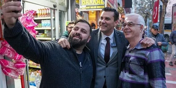 Başkan Zeyrek Sabahın İlk Işıklarıyla Halkla Buluştu haberi