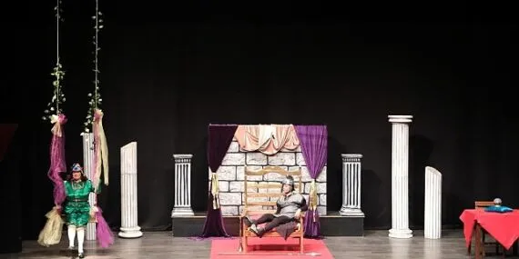 Başkan çerçioğlu büyükşehir belediyesi kültür merkezleri öğrencilerini tiyatro ile buluşturdu haberi