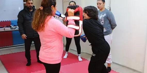 Bayraklı’da kadınlar savunma eğitimi aldı haberi