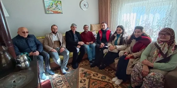 Bilecik’te gönüllü gençlerden 'Büyüklere Vefa Zamanı' haberi