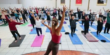 Buca’da pilates, zumba, yoga derslerine kadınlardan büyük ilgi haberi