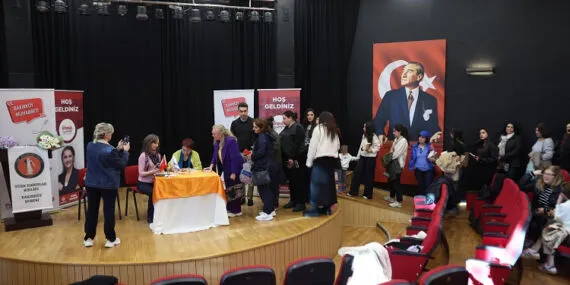 Buket Uzuner Bakırköylülerle buluştu haberi
