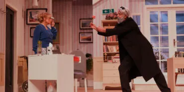 Bursa Devlet Tiyatrosundan yeni oyun: "Hayaletle Dans" haberi
