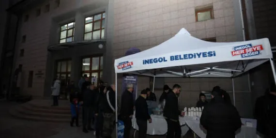 Bursa İnegöl’de üç aylara özel karşılama