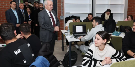 Bursa Nilüfer’de finallere hazırlanan öğrencilere çorba ikramı haberi