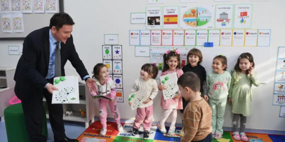 Bursa Osmangazi'de kreş öğrencilerinin karne heyecanı haberi