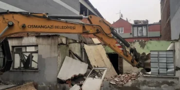 Bursa Osmangazi’de 100 metruk bina yıkıldı haberi
