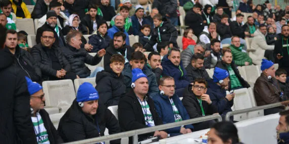 Bursa Yıldırım'da görme engelli taraftarın hayali gerçekleşti haberi