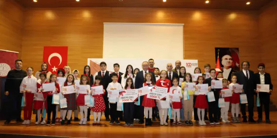 Bursa'da 'İstiklal Marşı'nı Güzel Okuma Şiir Yarışması'na il finali haberi