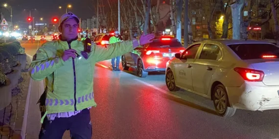 Bursa'da eski yılın son, 2025'in ilk saatlerinde denetimler hız kesmedi