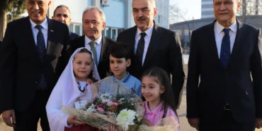 Bursa'da öğrencilerin karne heyecanı haberi