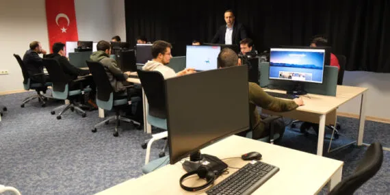 Bursa’da 'Dijital Gençlik Merkezi' oluşturuldu haberi