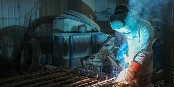 Büyükşehir Belediyesi 3D yazıcı ile beton kent mobilyası üretiyor haberi