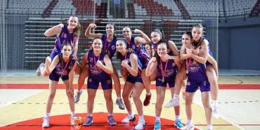 Büyükşehir'in basketbolcu kızları Antalya şampiyonu oldu haberi