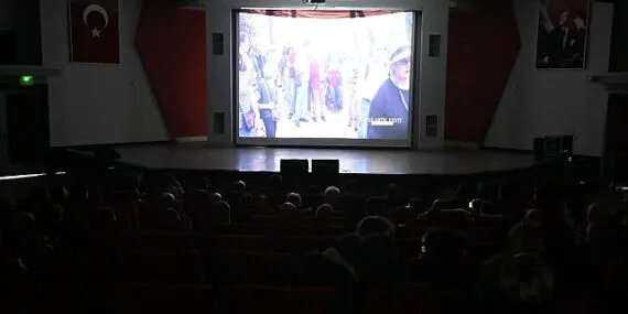 Büyükşehir’den Engelleri Aşan Betimlemeli Belgesel Gösterimi haberi