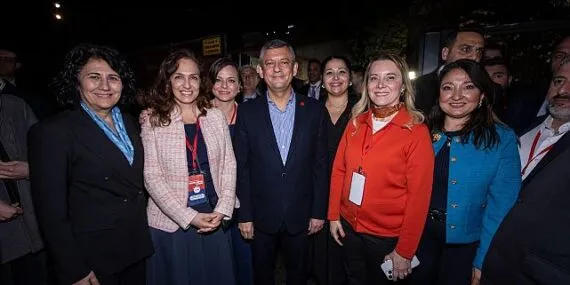 CHP Lideri Özel’den örgüte iktidar mesajı “İzmir’de yükselen bir kenetlenme ivmesi var” haberi