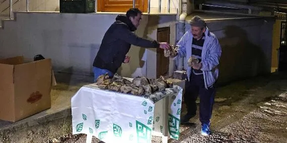 Çankaya Belediyesi'nden 3 noktada kandil simidi ikramı gündem haberi