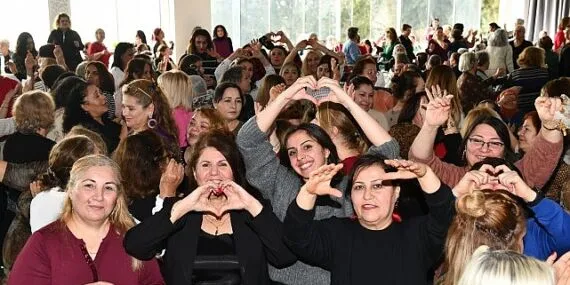 Çiğli'de Kadınlara Özel Unutulmaz Etkinlik Hüsniye Teyze’nin 103. Yaşı Kutlandı haberi