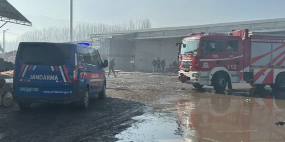 Düzce'de fabrikada yangın