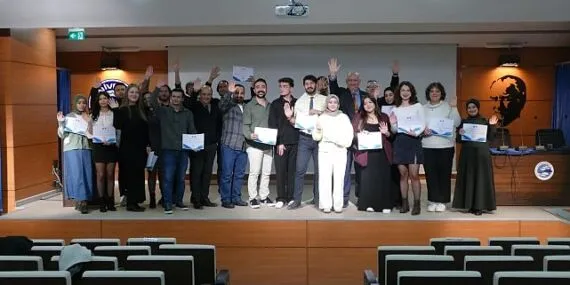 EÜ’de “Akran Mentörlüğü Sertifika Programı” mezunlarını verdi haberi