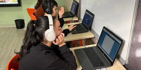 Eğitim Alanında Geliştirilen Yapay Zeka Destekli Türk Yazılımı Dünyada Bir İlke İmza Attı haberi