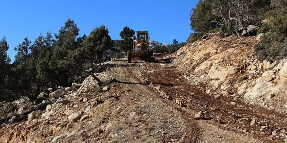 Elmalı'da 19 mahallenin yayla yoluna ulaşım kolaylaştı haberi