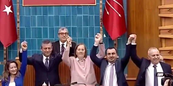 Eski Bakan Milletvekili Kavaf CHP'ye katıldı haberi