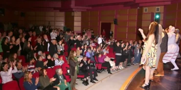 Eskişehir Şehir Tiyatroları 100 bin sanatseverle buluştu haberi
