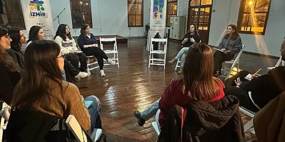 Genç İzmir Kitap Kulübü kapılarını açtı haberi