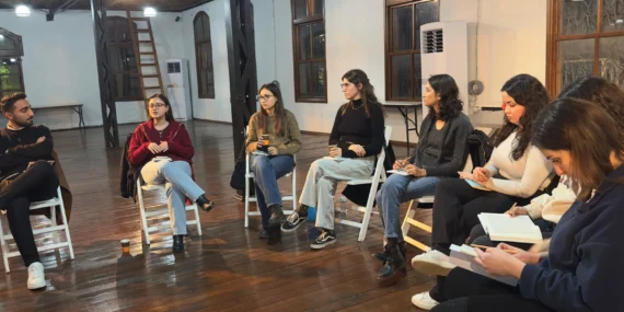 Genç İzmir Kitap Kulübü kapılarını açtı haberi