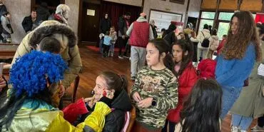 Gölcük Belediyesi tarafından düzenlenen “Ara Tatil Çocuk Şenliği, karne tatilindeki yüzlerce çocuğa unutulmaz anlar yaşattı. haberi