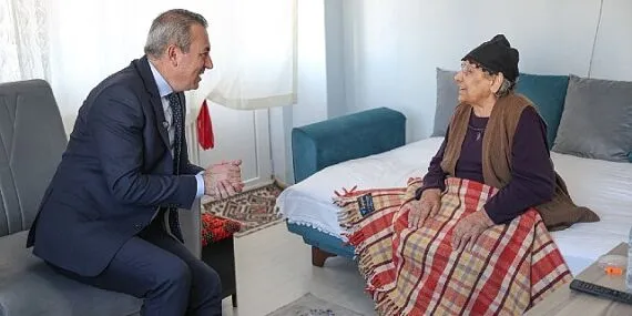 Gülkartları Başkan Uzun Teslim Etti haberi